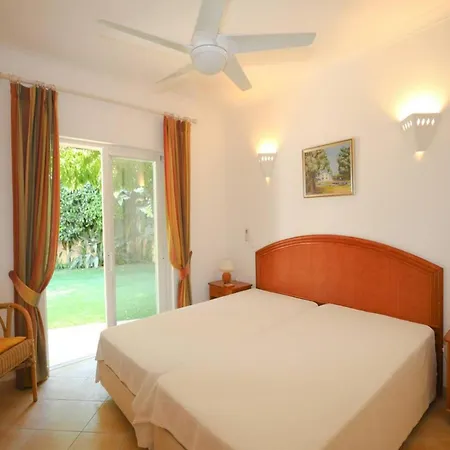 빌라 Peaceful 8 Bed Villa Sea Views Beautiful Garden Senhora da Luz