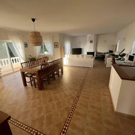 빌라 Peaceful 8 Bed Villa Sea Views Beautiful Garden Senhora da Luz